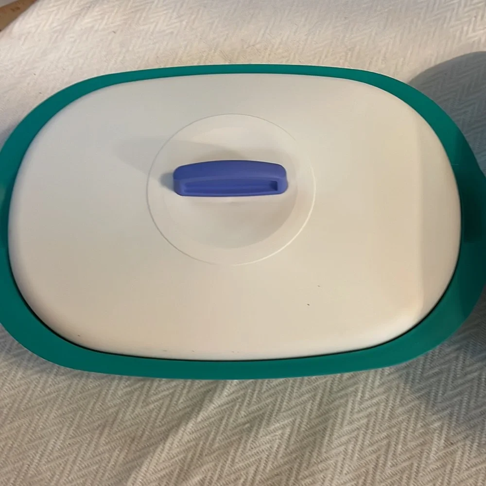Tupperware - Picture 2 of 10